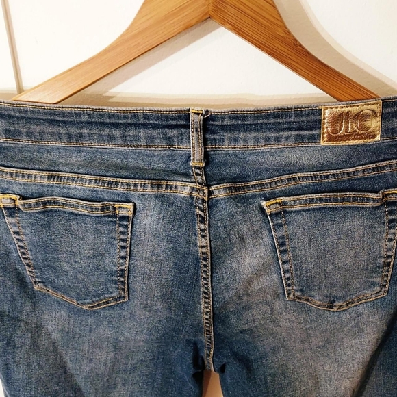 Jeans size Medium - Picture 2 of 4